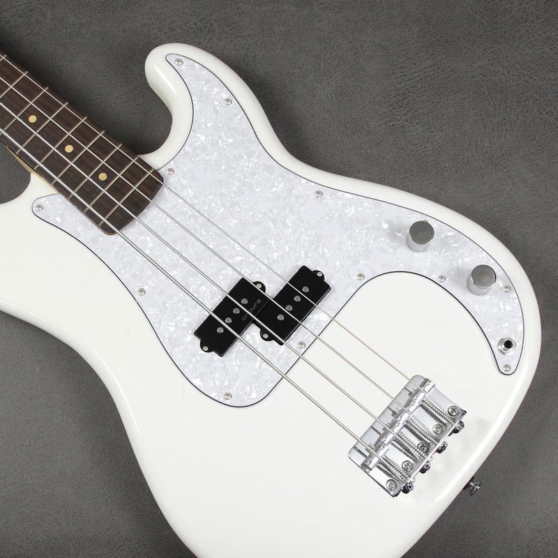 FLEOR P Bass Pickguard Guitar Scratch Plate Pick Guard for 4 String American/Mexican Standard P Bass Style, 4Ply White Pearl - Image 5